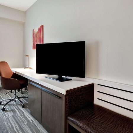 Hilton Garden Inn Lansing West Екстер'єр фото