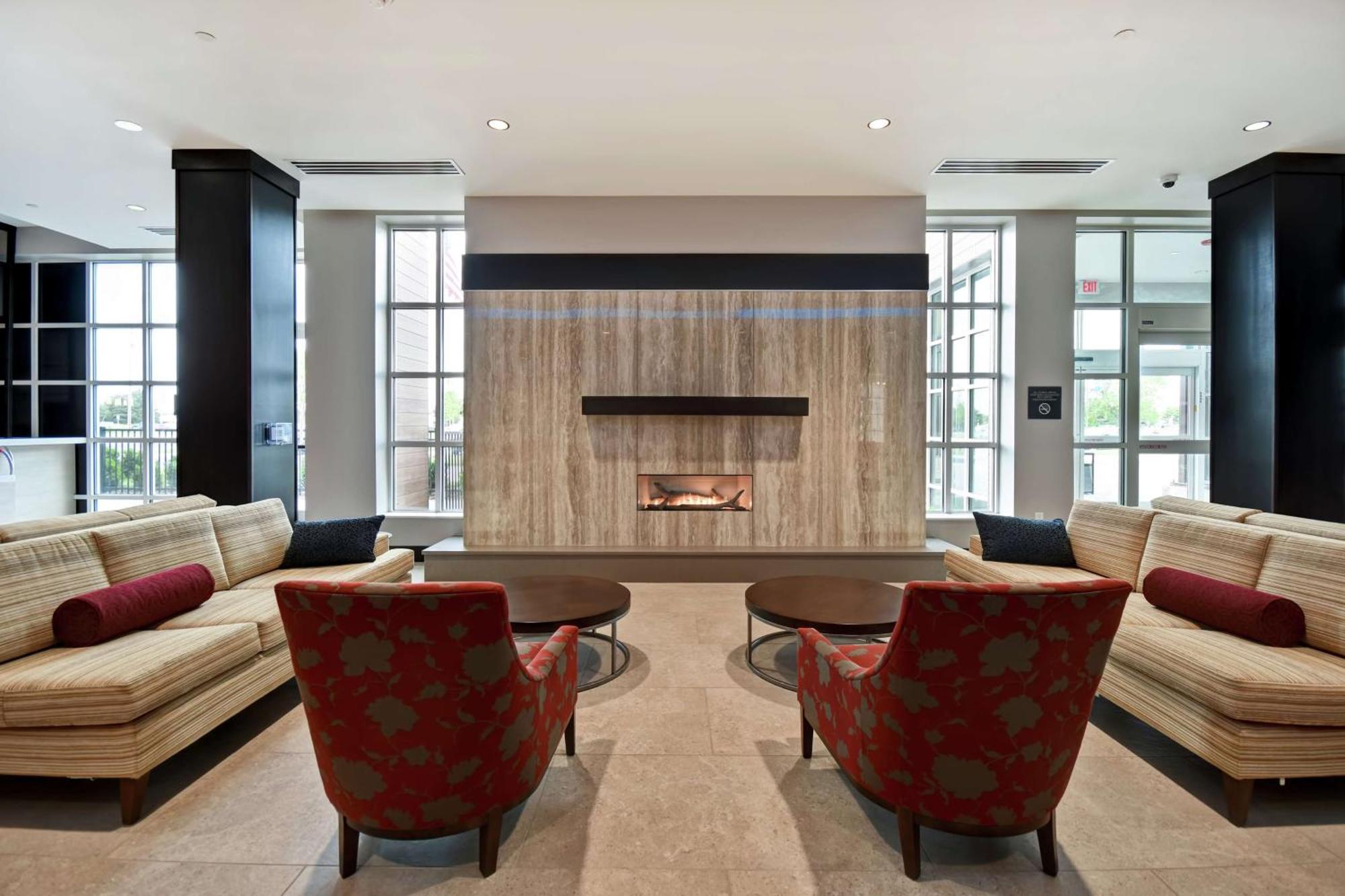 Hilton Garden Inn Lansing West Екстер'єр фото
