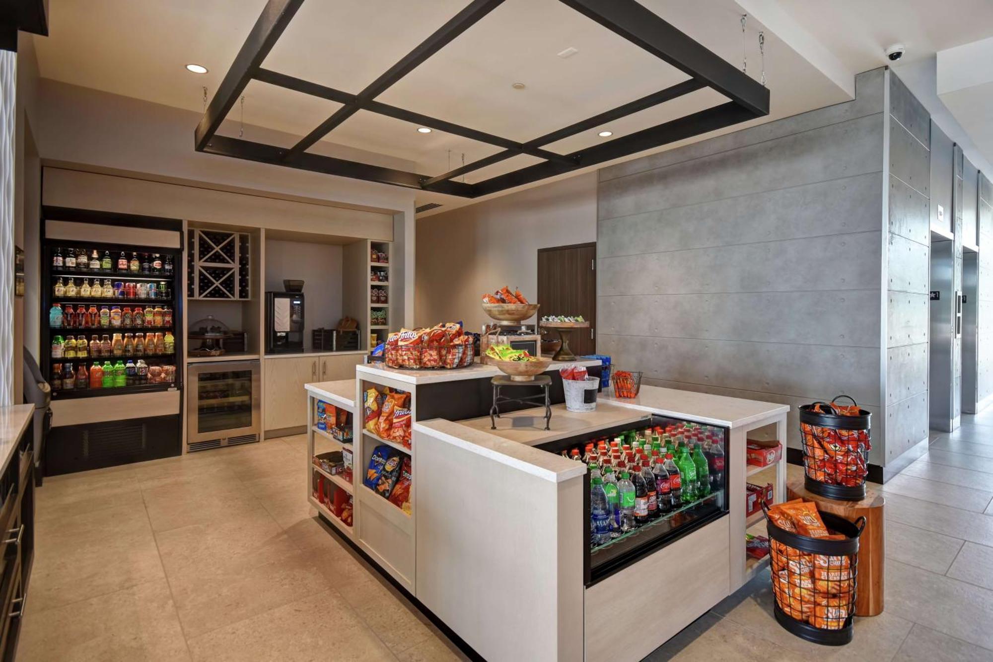 Hilton Garden Inn Lansing West Екстер'єр фото
